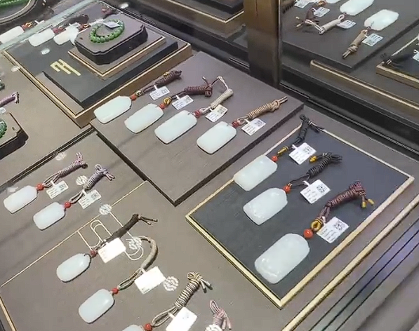 河内1.5分彩：网红柴怼怼被禁言30天 网友吐槽处罚太轻：抖音集团总裁回应